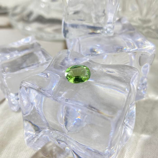 Green Tourmaline Oval 7x6,5x3mm