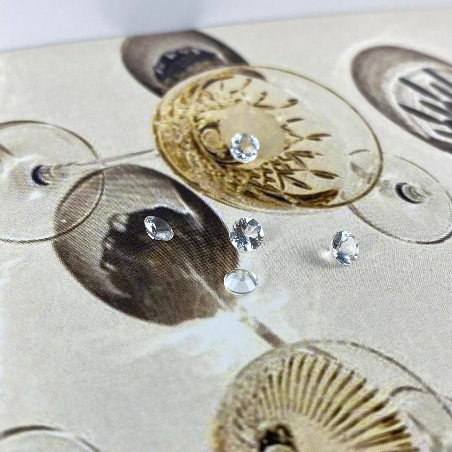 White Topaz Round 4mm natural