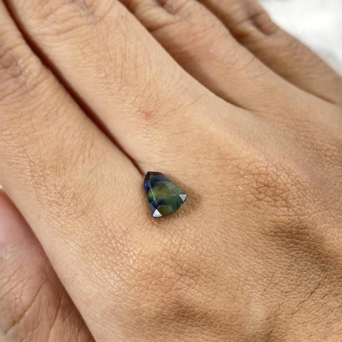 Shield Bicolor Sapphire 9,3 x 6,4 mm