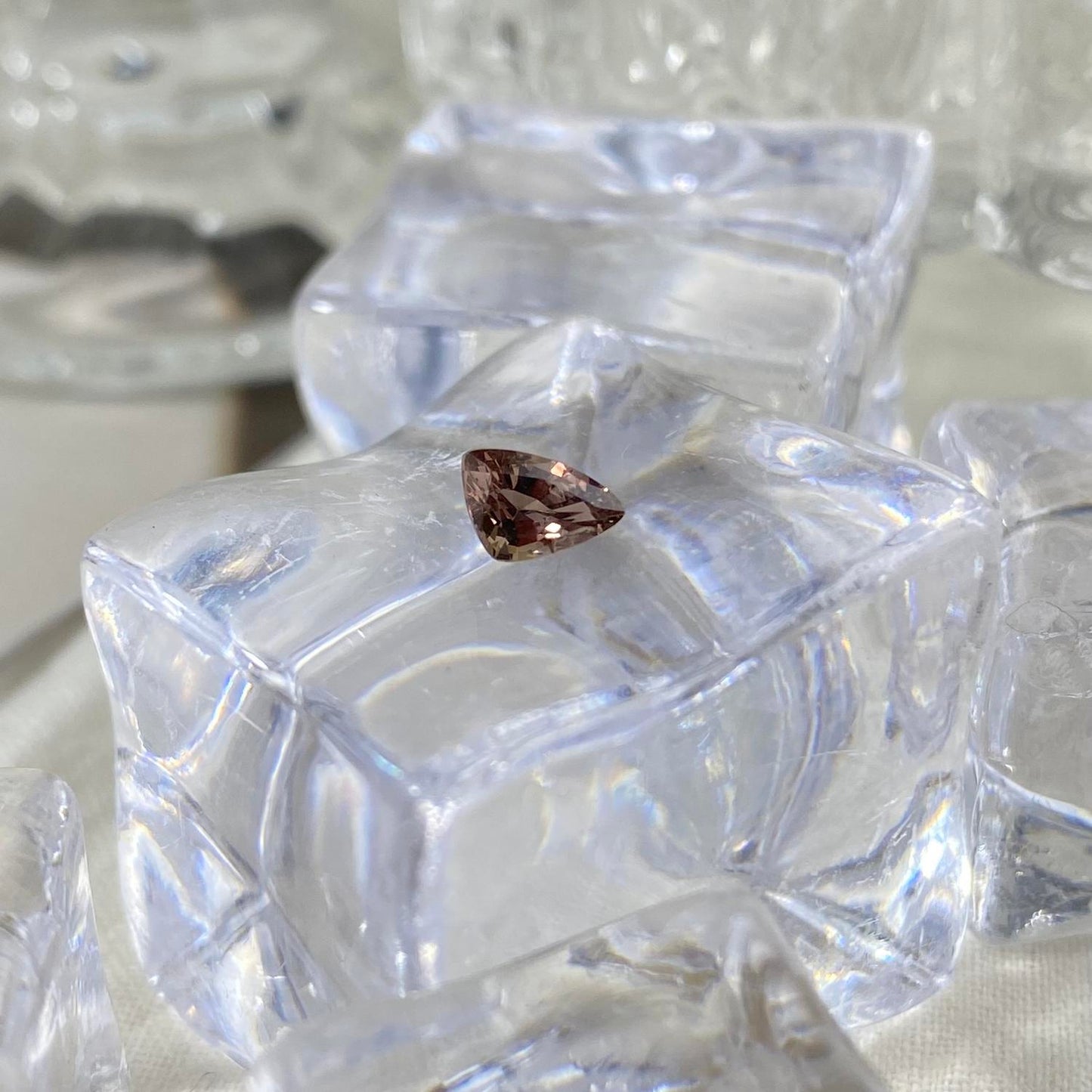 Pink Sapphire Trillion 0,66ct 7x4x3mm