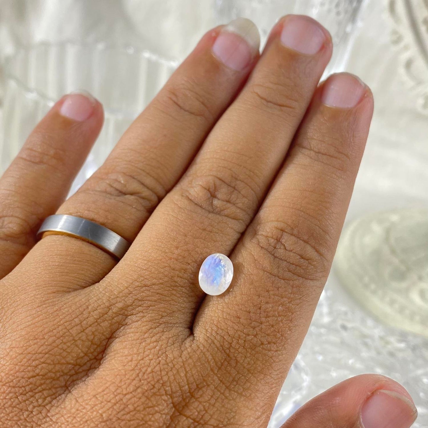 Moonstone Oval 6 x 8 mm natural