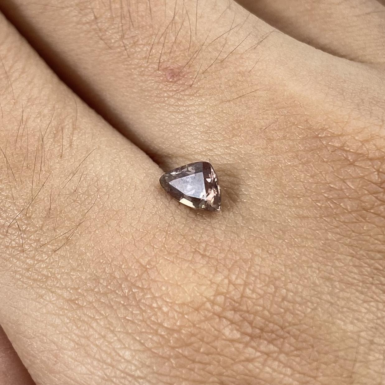 Pink Sapphire Trillion 0,66ct 7x4x3mm