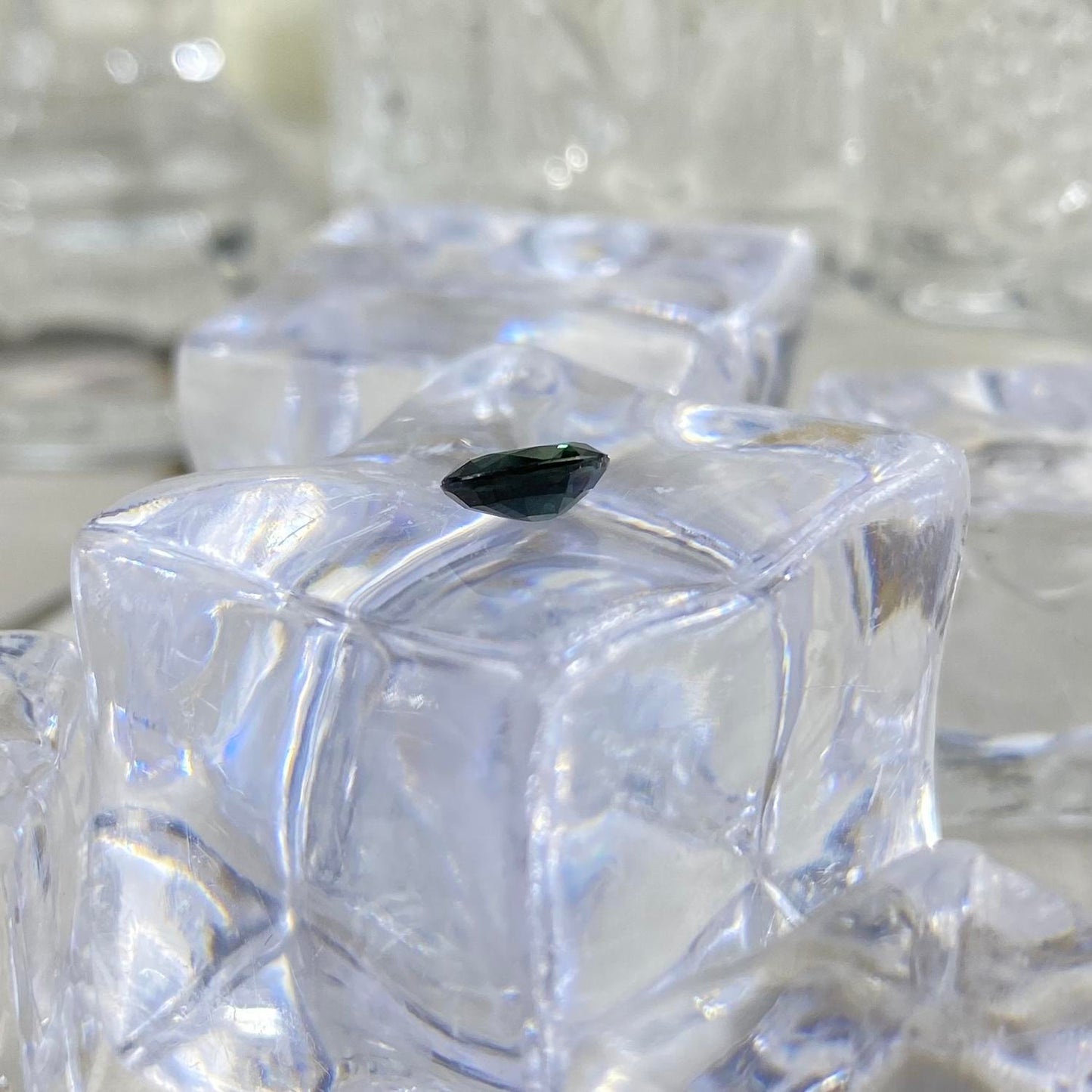 Dark Sapphire Oval 6x5x3mm