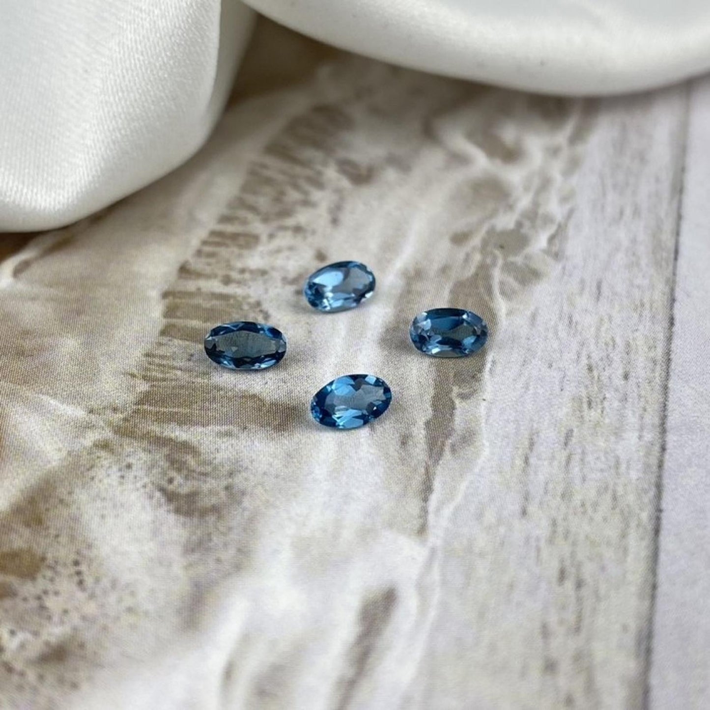 London Blue Topaz Oval 3x5 mm