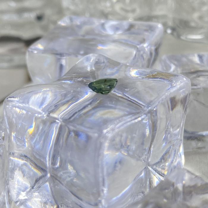 Teal Sapphire Cushion 0,66ct 5,5 x 4,5mm