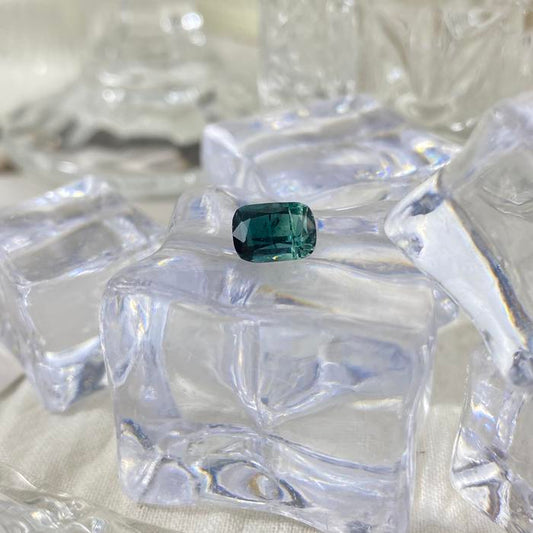 Green Tourmaline Cushion 7,8x 5,6x4mm