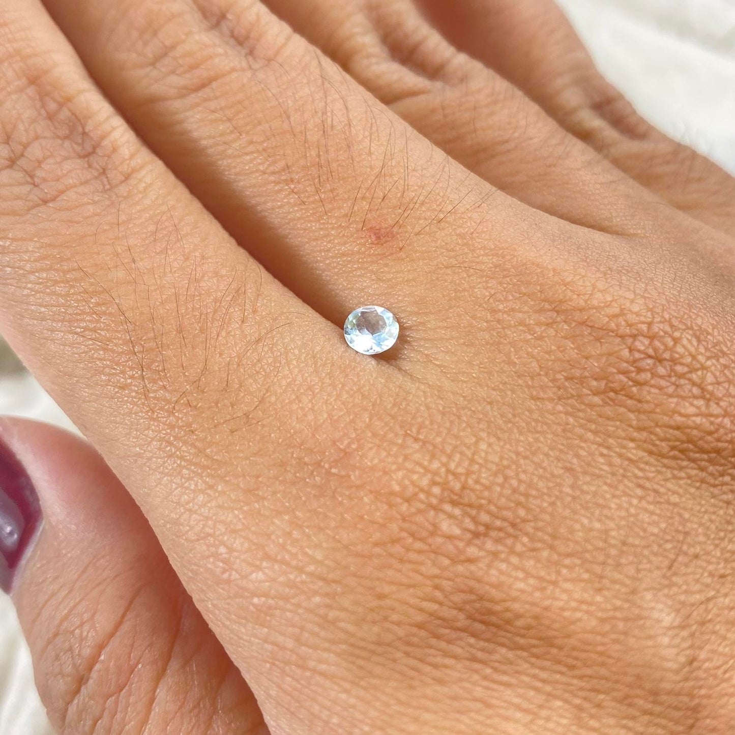 Blue Topaz Round 4mm natural