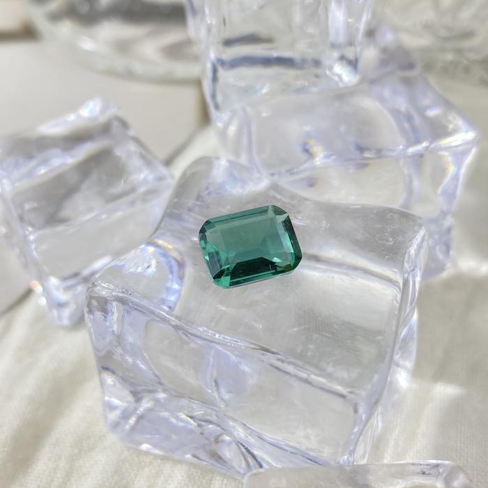 Green Quartz Ocatagon 9x7mm