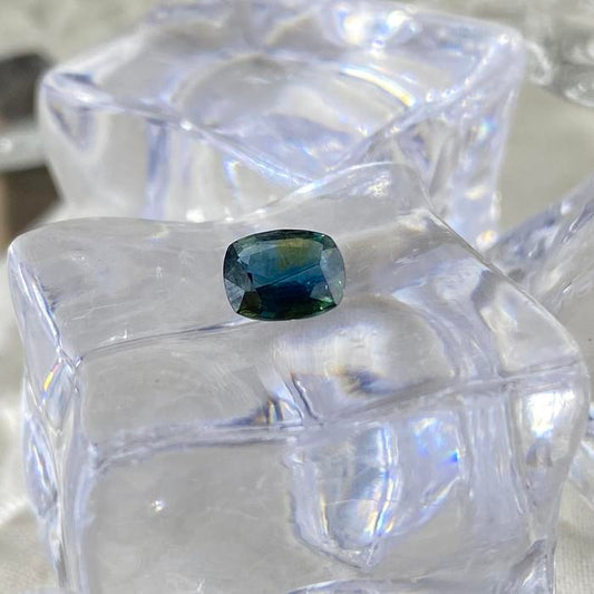 Teal Sapphire Cushion 7x5,8mm