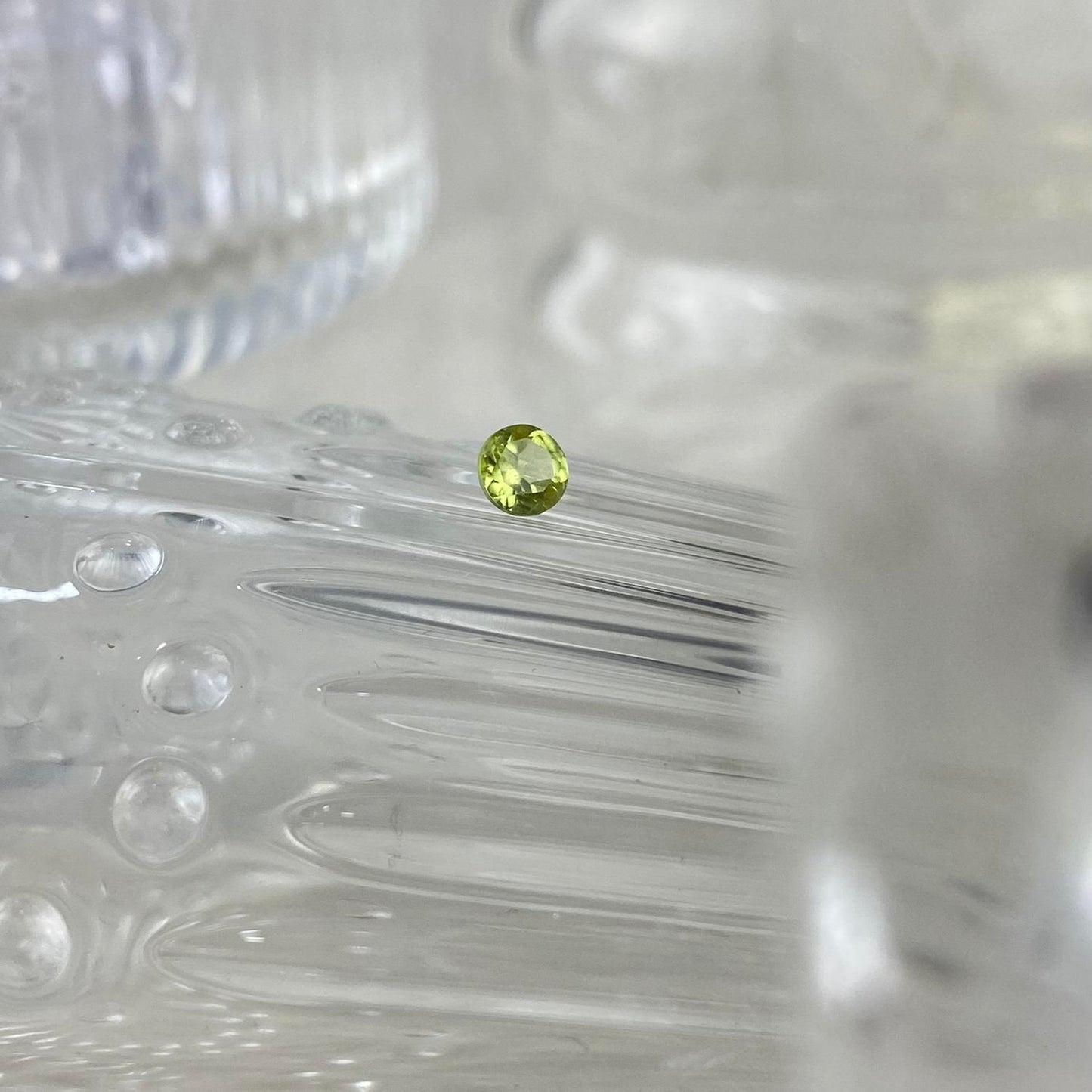 Peridot Round 4mm natural