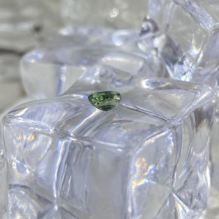 Teal Sapphire Oval 0,58 ct 5,2 x 4 mm