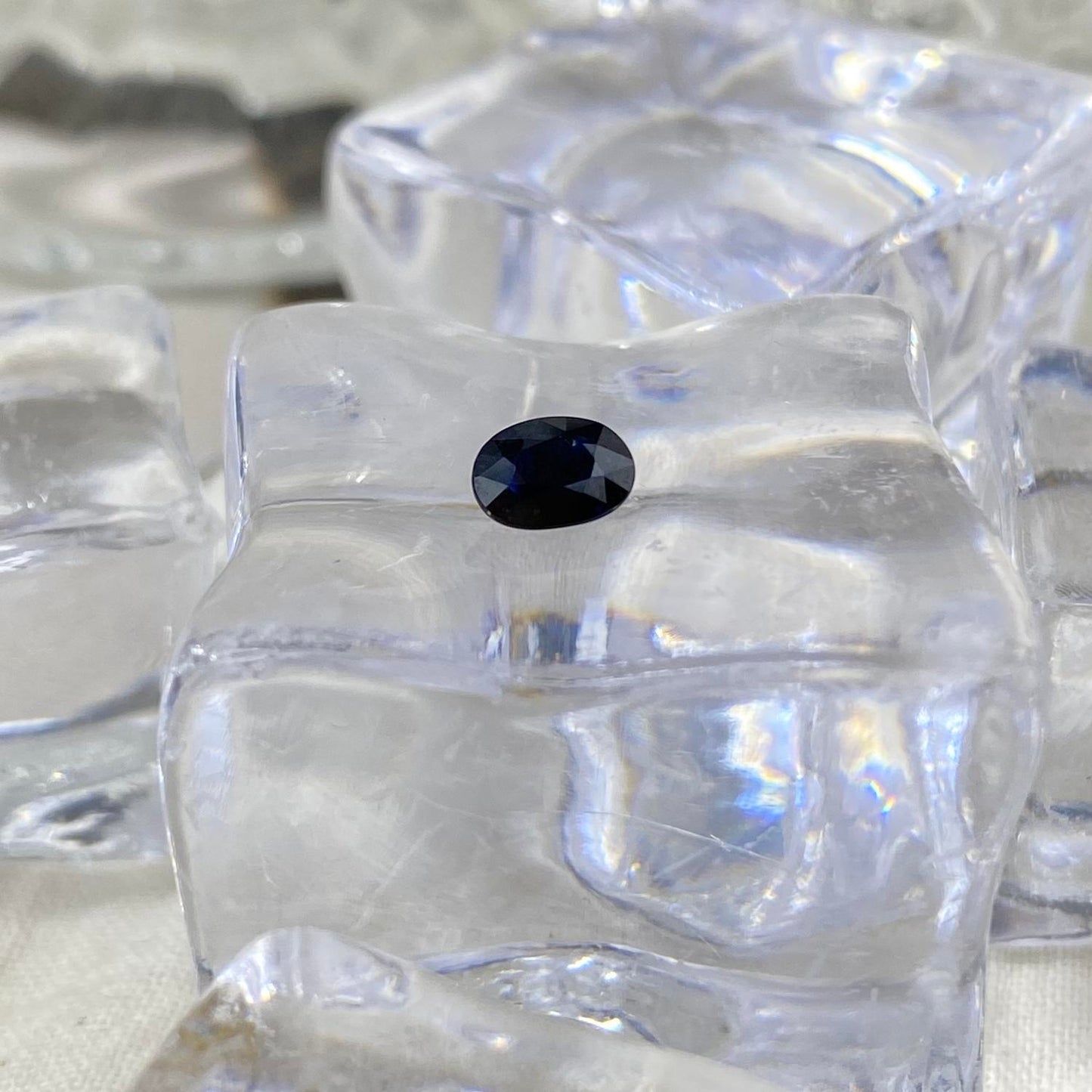 Deep Blue Sapphire 0,59ct 5,7x4,2mm