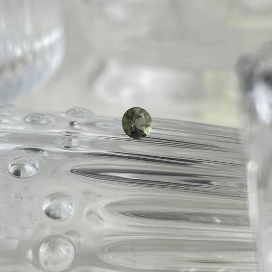 Moldavite Round 3mm natural
