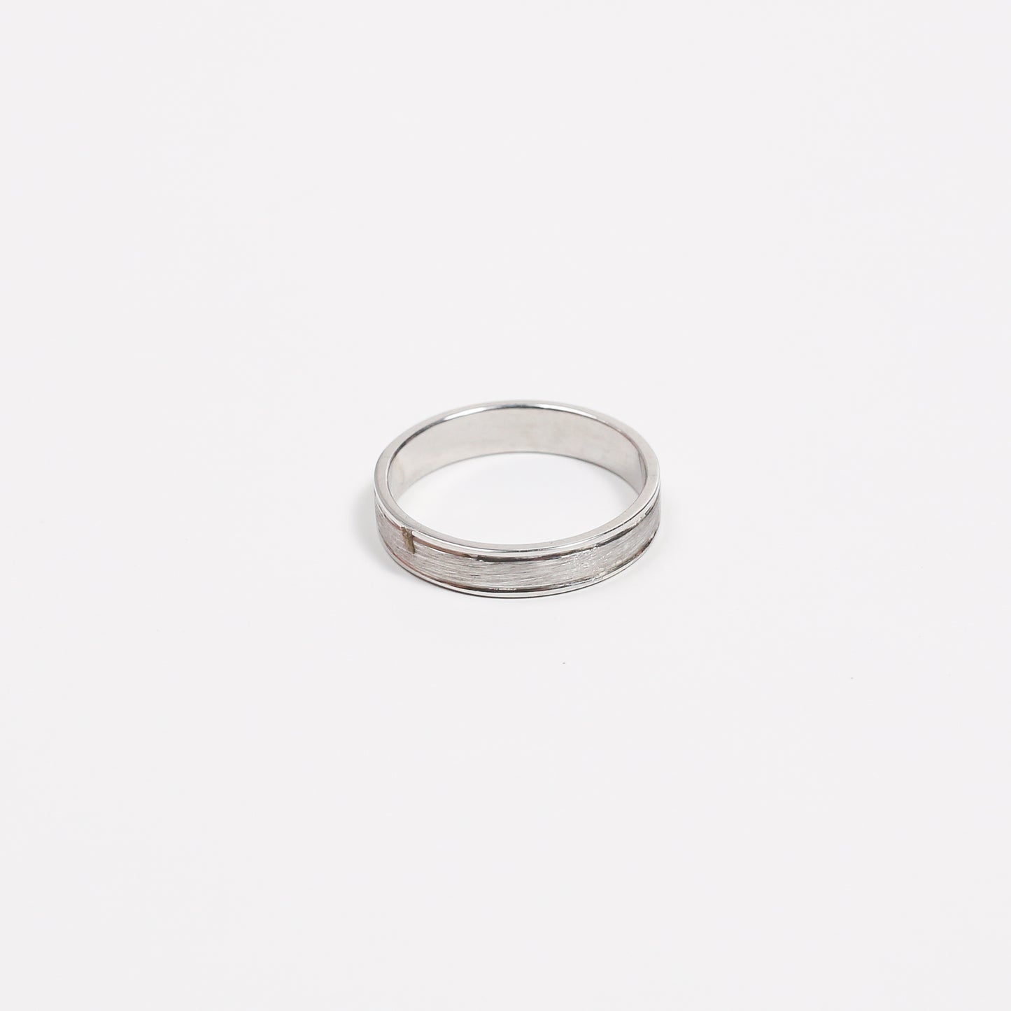 Step Edge Ring White