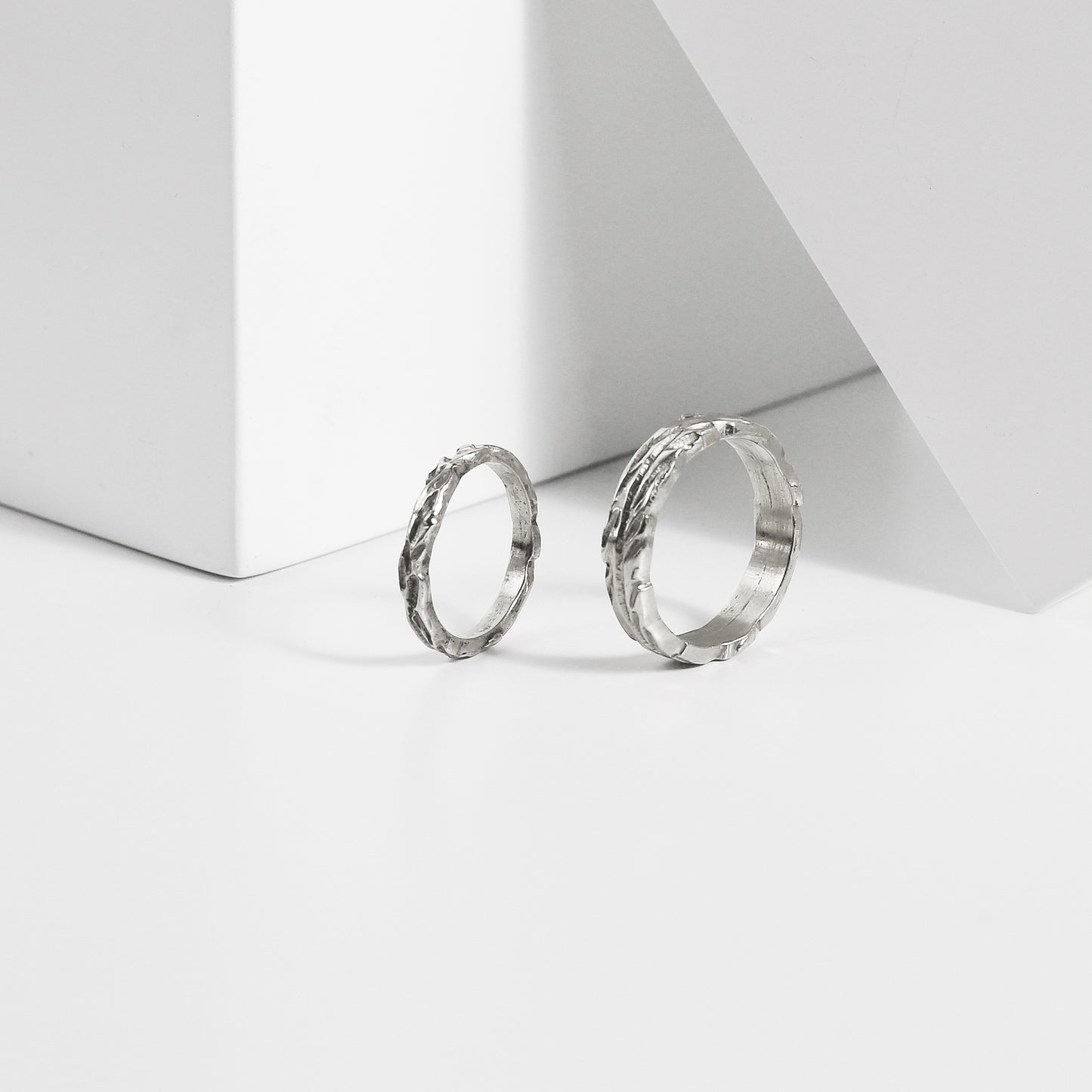 Mahoni Ring White
