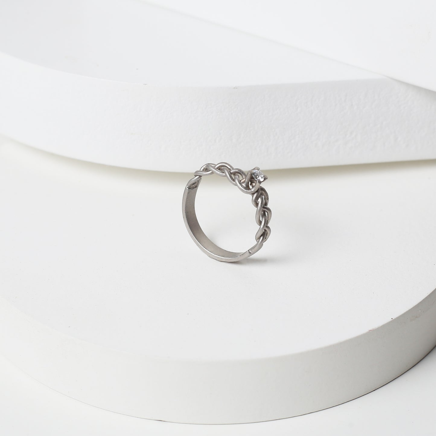 Braided Ring White Doff