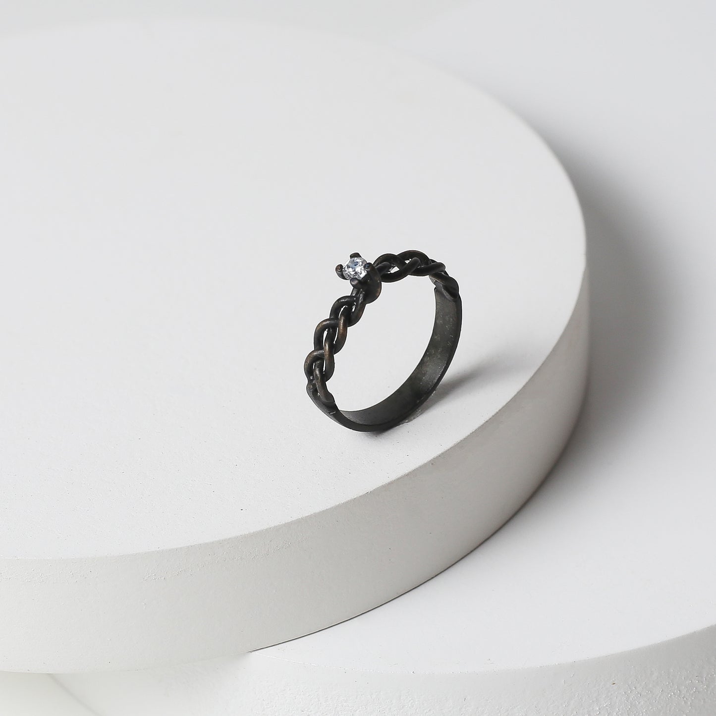 Braided Ring Black Doff