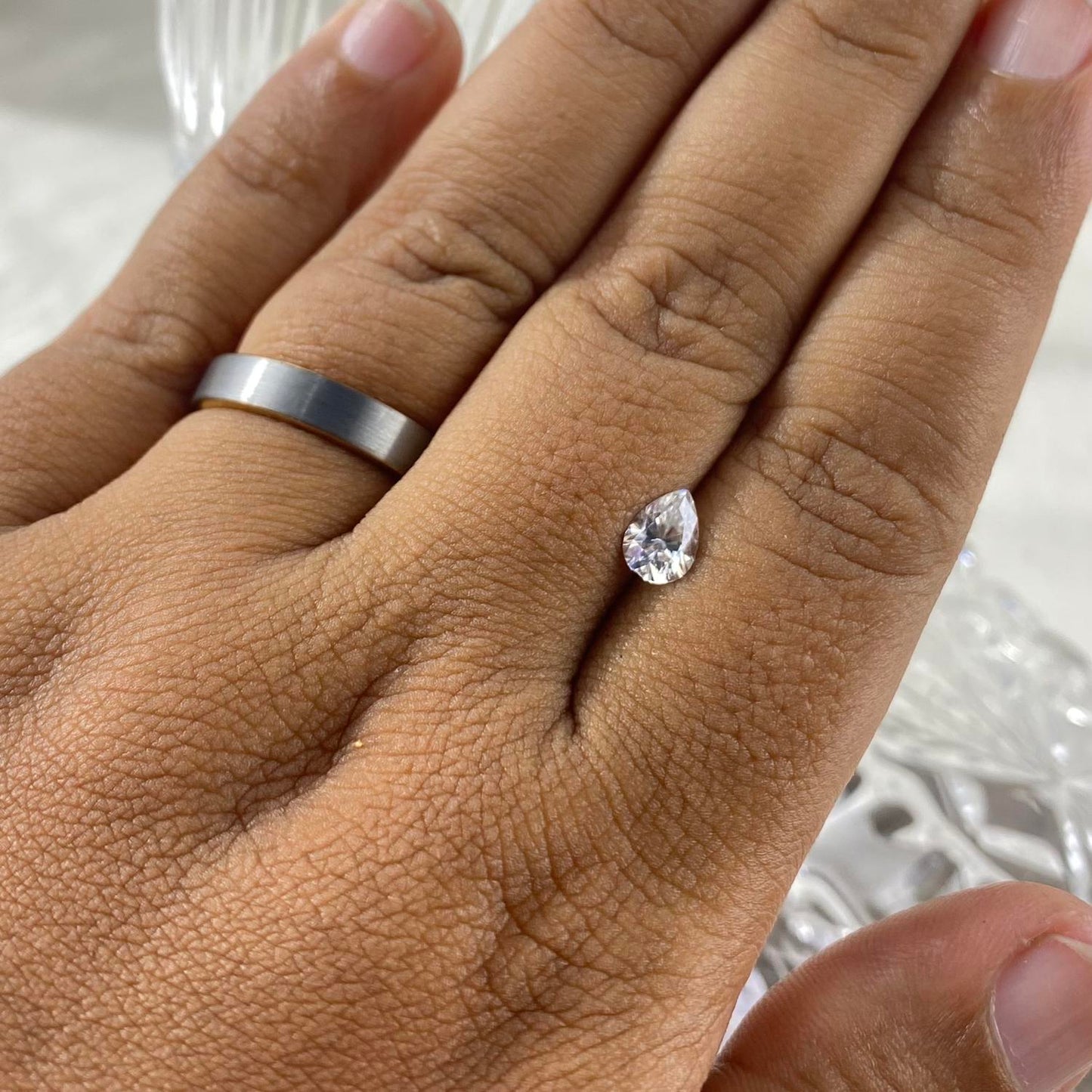 Moissanite Pear 0,8 ct 7x5 mm