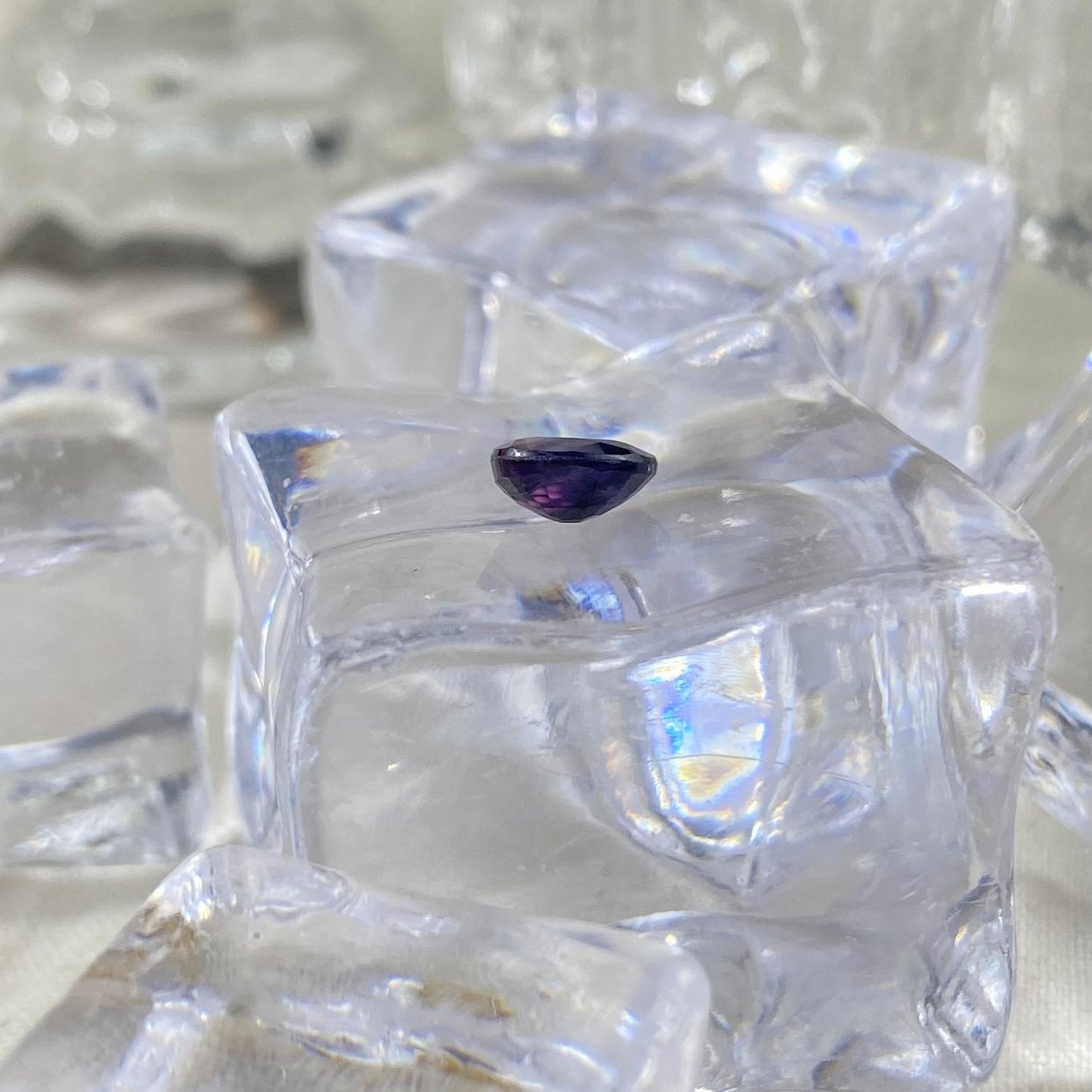 Deep Purple Sapphire 5,9x4,5mm