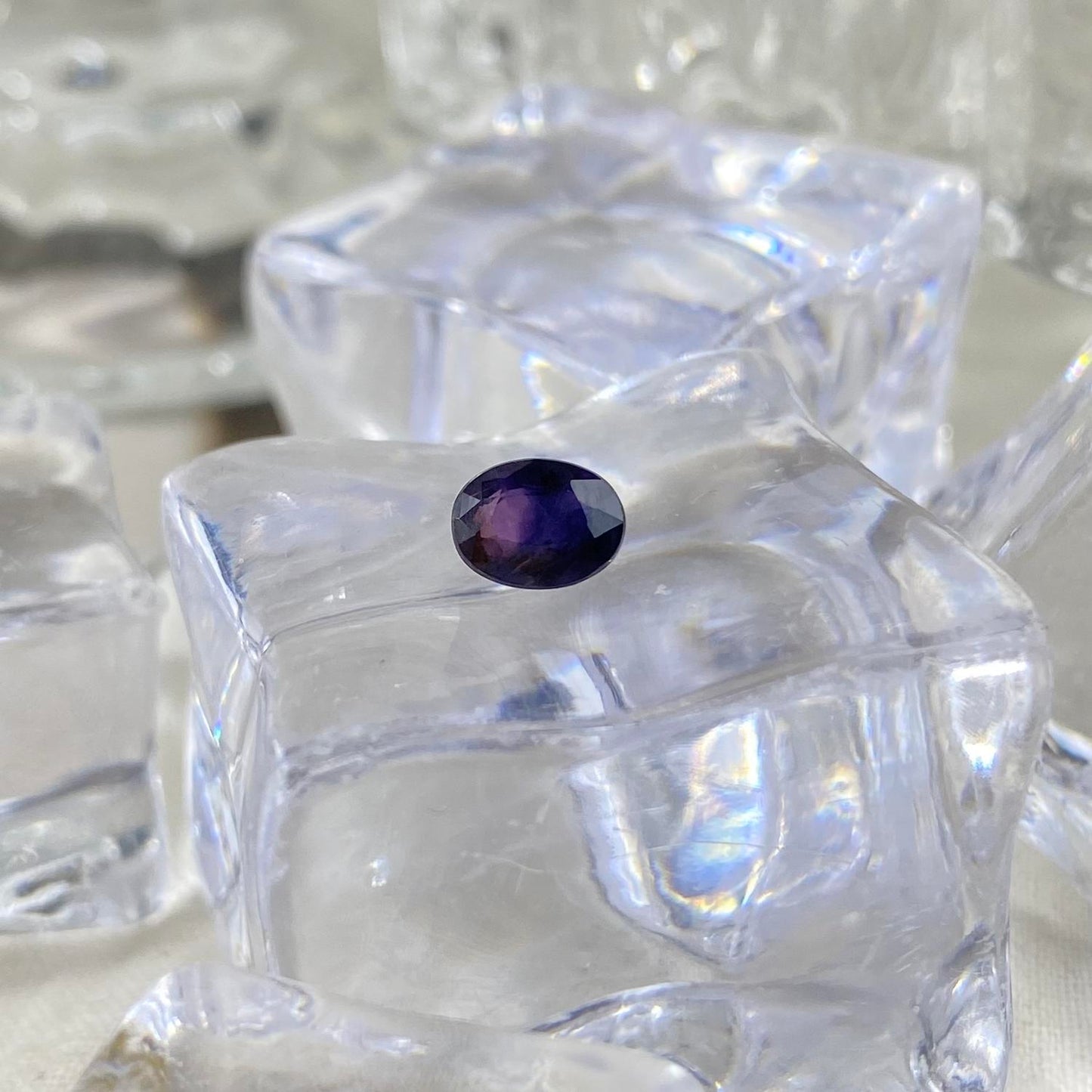 Deep Purple Sapphire 5,9x4,5mm