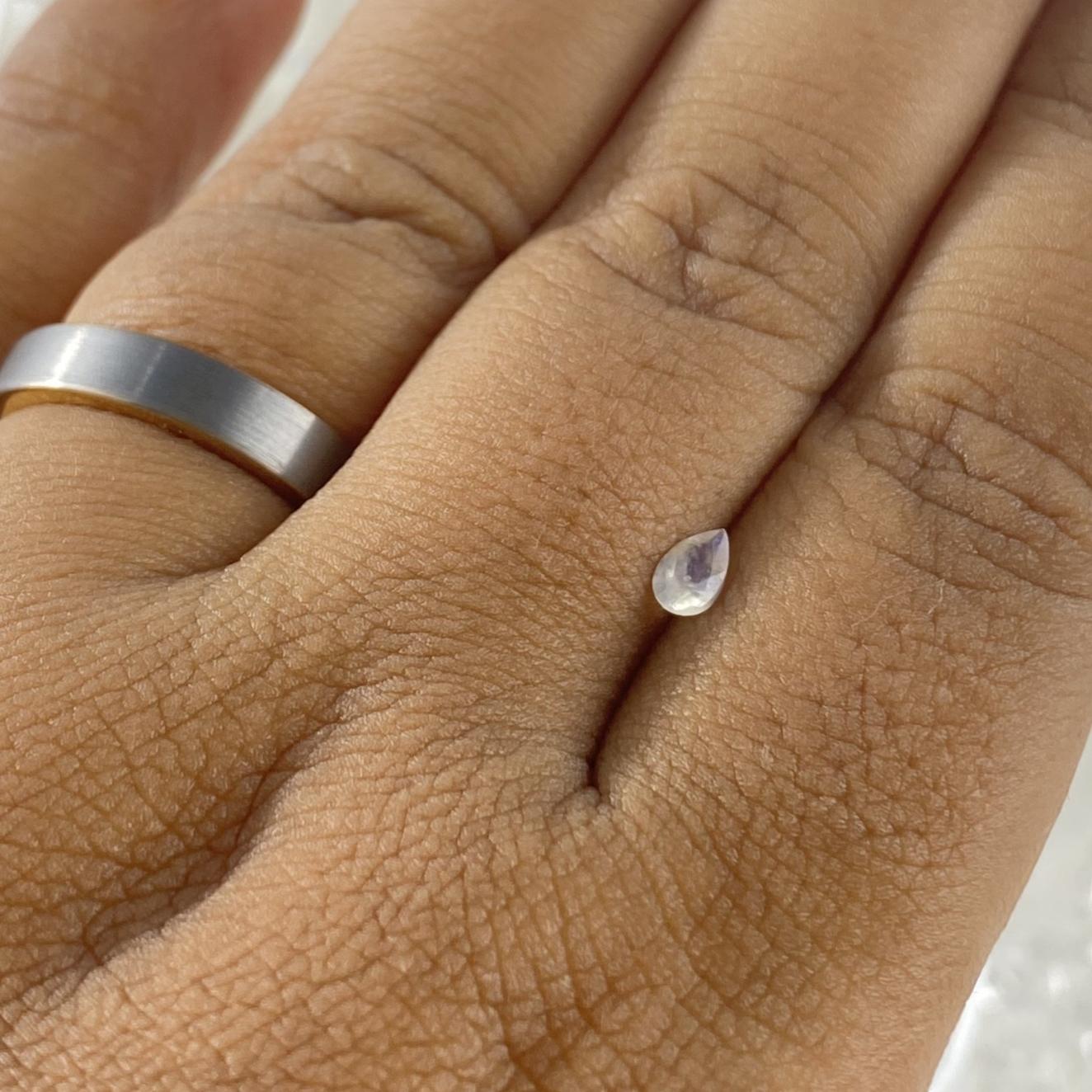 Moonstone Pear 3x5mm natural