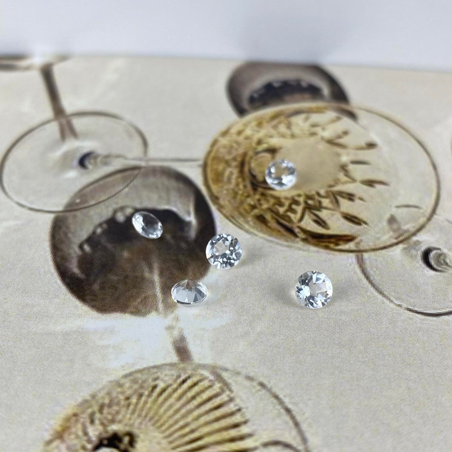 White Topaz Round 4mm natural