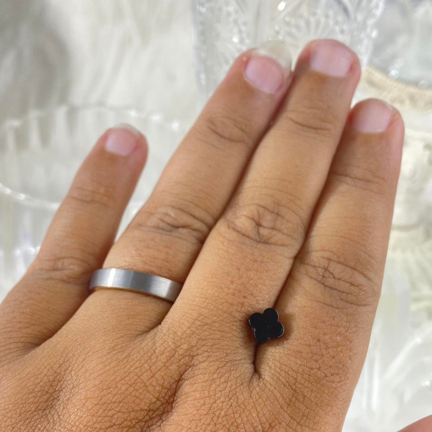 Black Onyx Clover 5mm natural