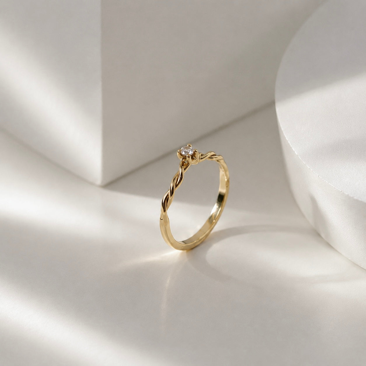 Silang Ring Gold Glossy