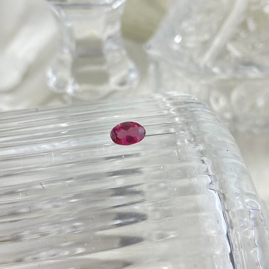 Red Garnet Oval 6x3,5mm natural