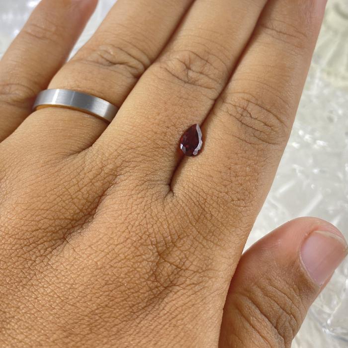 Red Garnet Pear 8x6mm natural