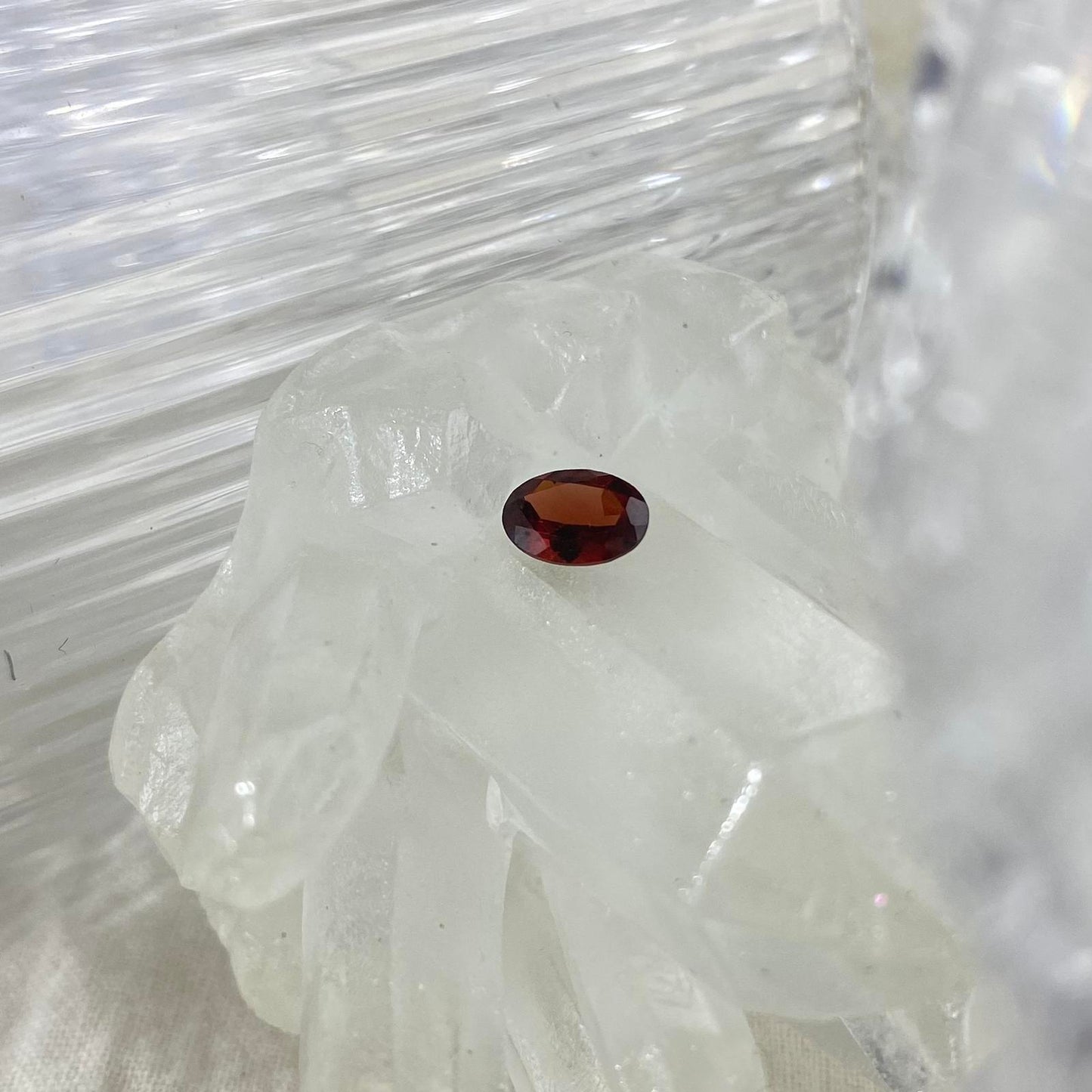 Red Garnet Oval 7x5 mm natural