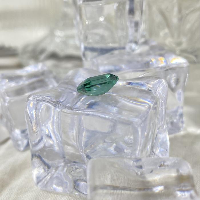 Green Quartz Ocatagon 9x7mm