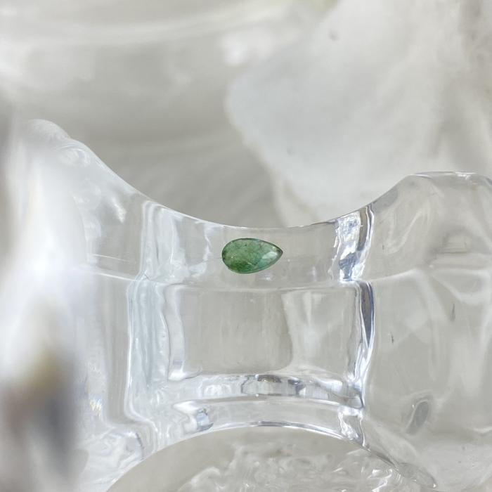 Columbian Emerald Pear 5x3,2x1,5mm