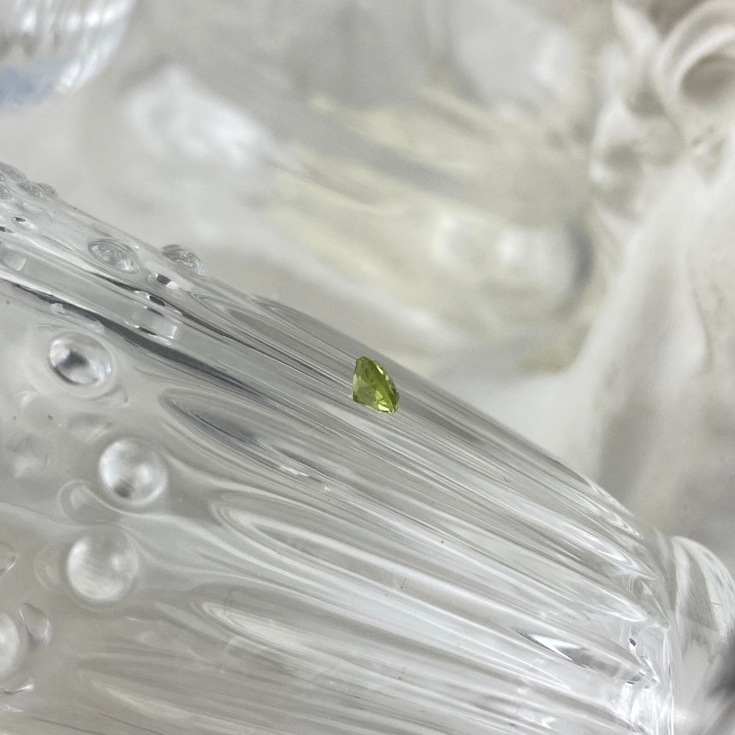 Peridot Round 4mm natural