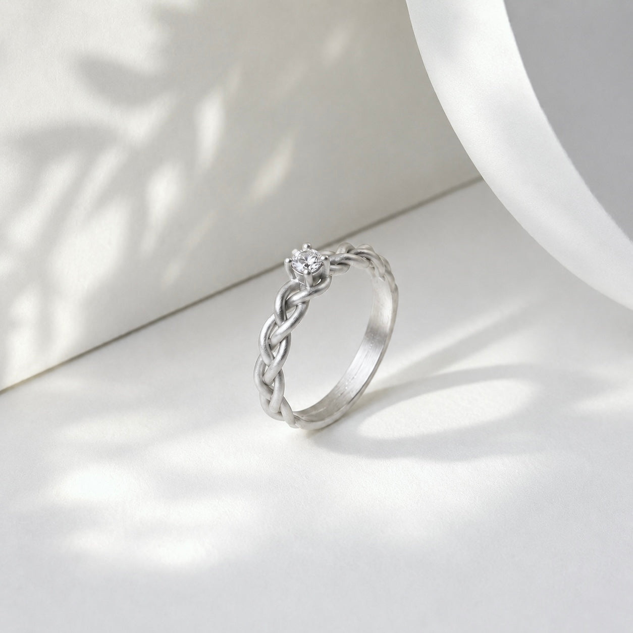 Braided Ring White Doff