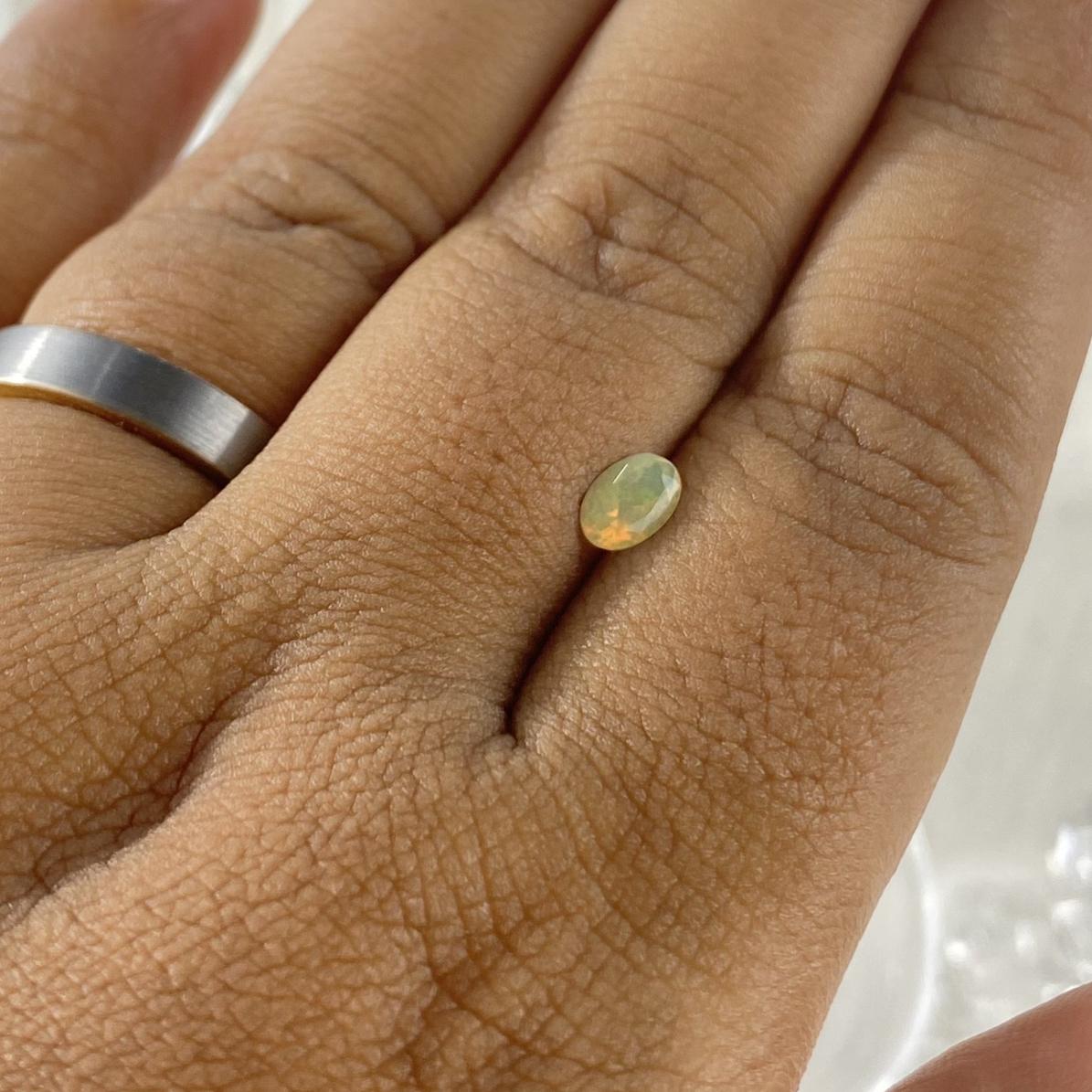 Opal Oval 4x6 mm natural