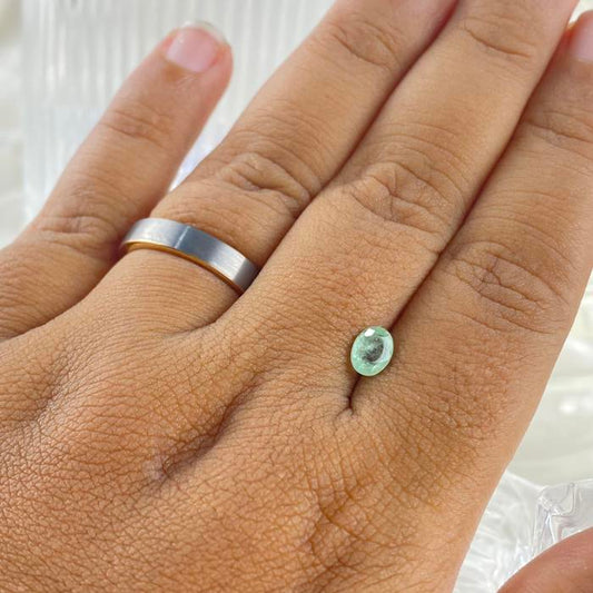 Columbian Emerald Round 6x4,7x3,4mm