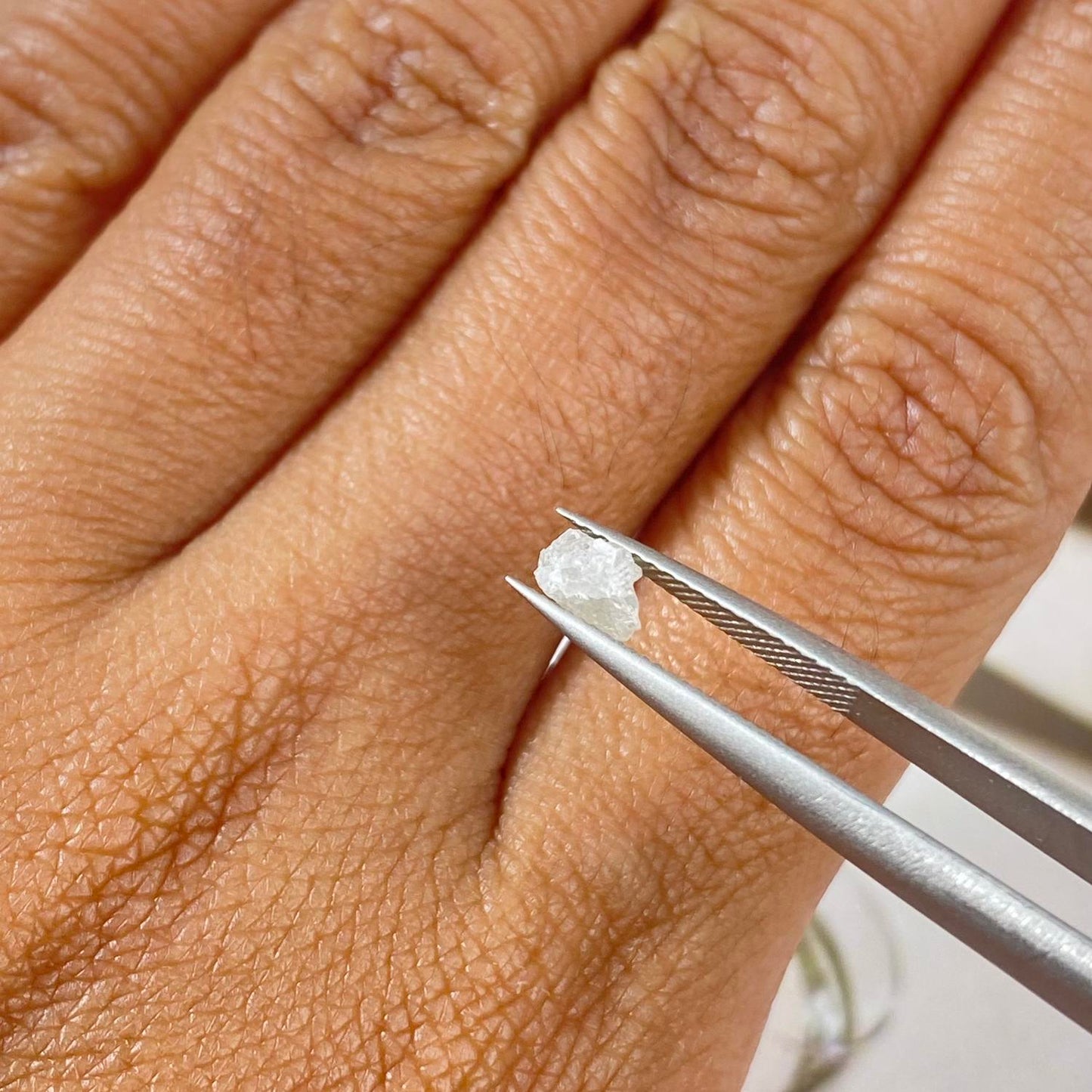 Grey Diamond Rough 4mm Natural