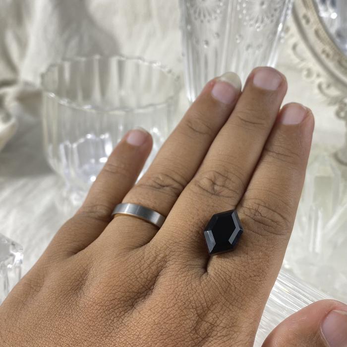 Black Onyx Faceted Hexagon 10 x 16 mm