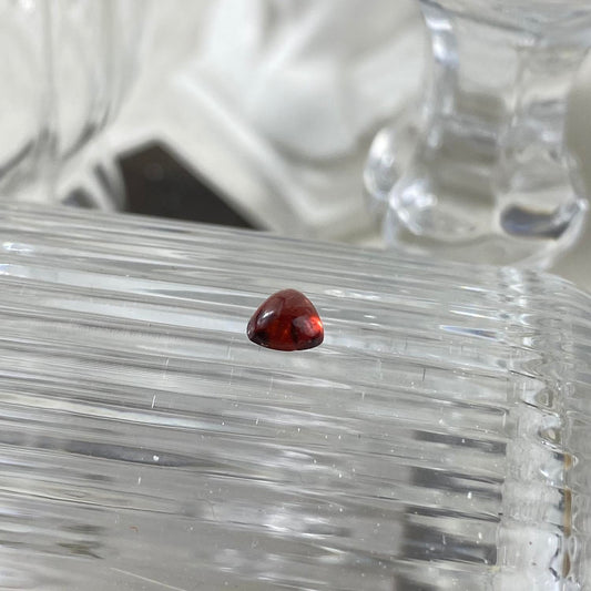Red Garnet Cabochon Trillion 6x6x6mm