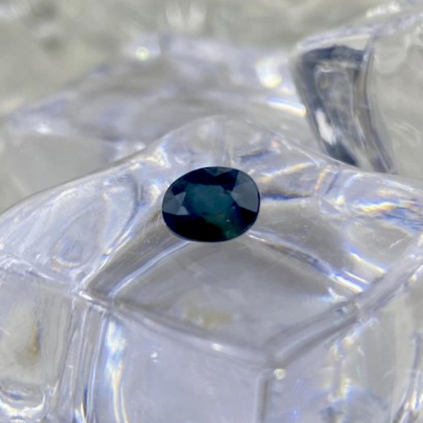 Black Sapphire Oval 0,89ct 6x4,8mm