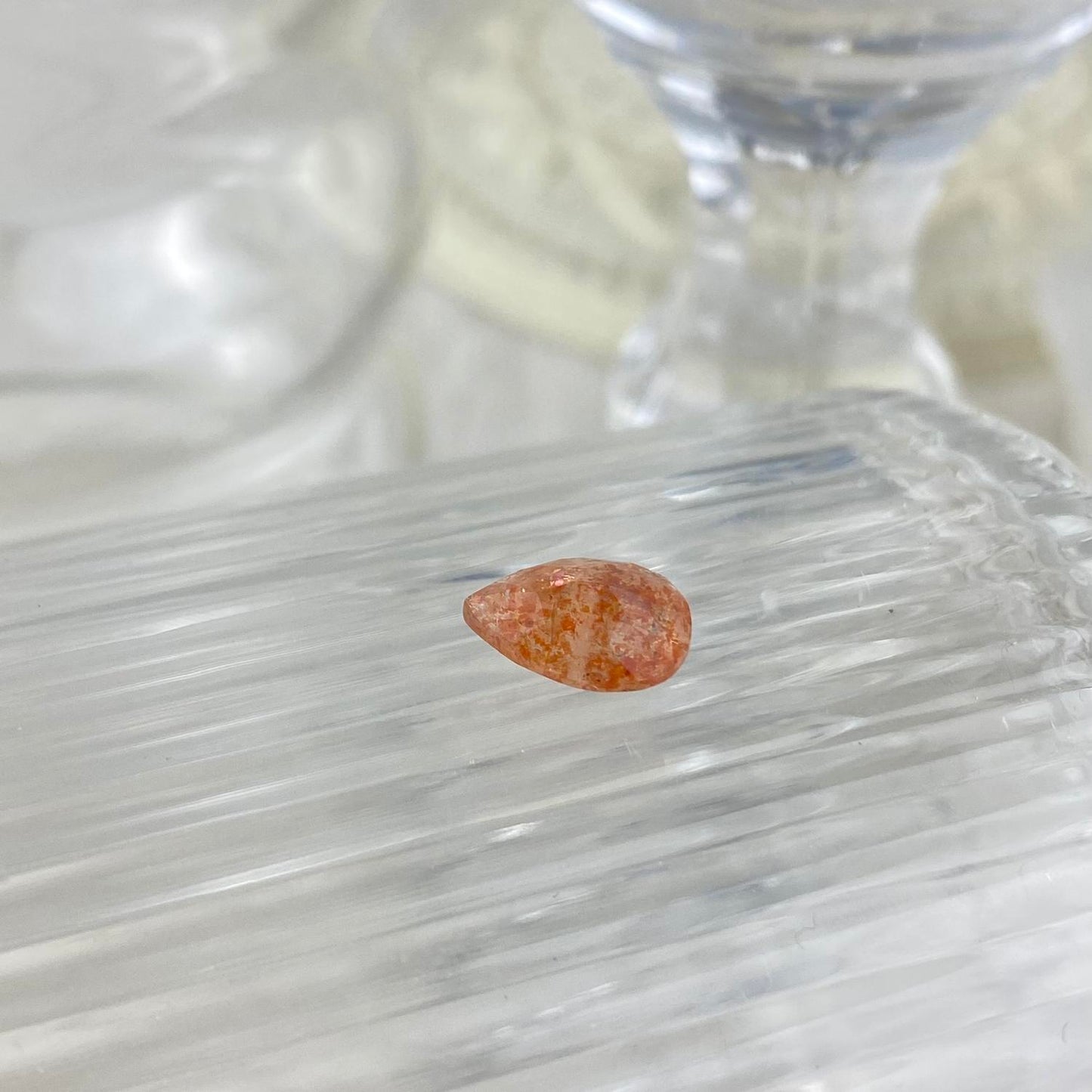 Sunstone Pear 1,6 ct 9x 6 x 6,7 x 3,9 mm
