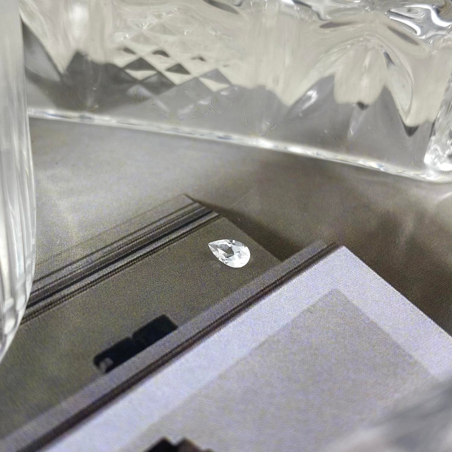 White Topaz Pear 3x5mm natural