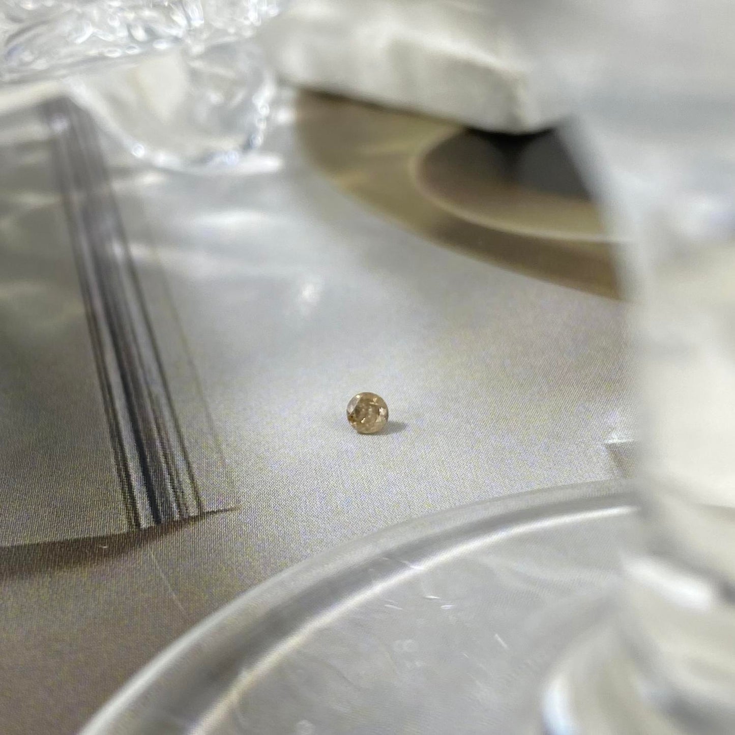 Cola Diamond Round 3mm natural