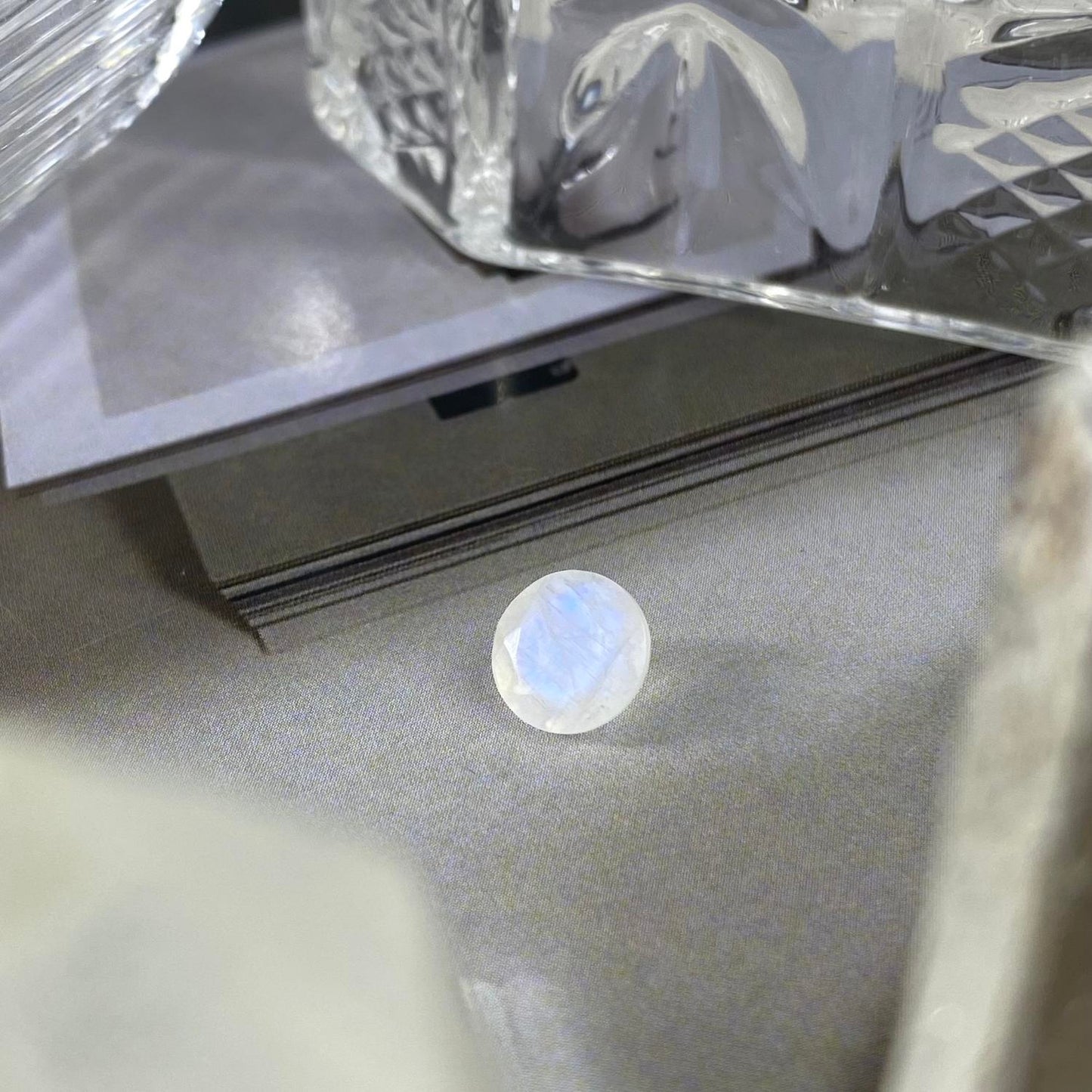 Moonstone Round 8mm natural