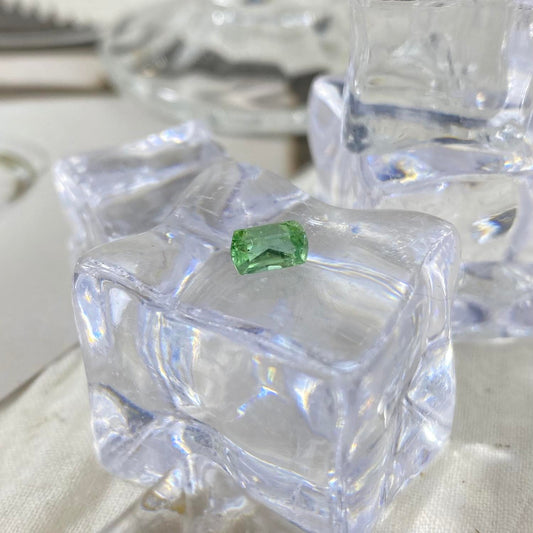 Green Tourmaline Baguette 7x4x5 mm