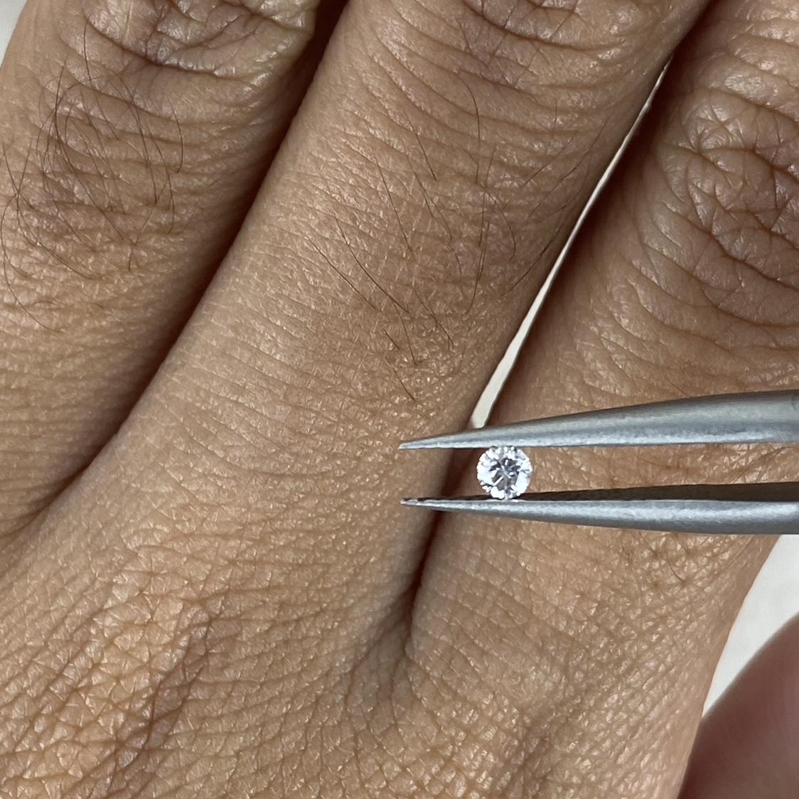 Natural White Diamond 0,067 Carat 2,5mm