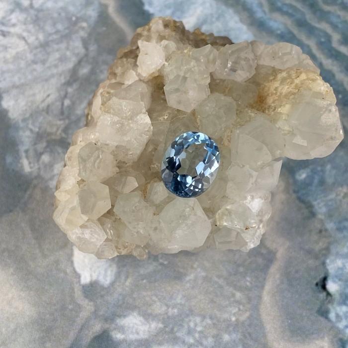 swiss blue topaz oval 9x6mm