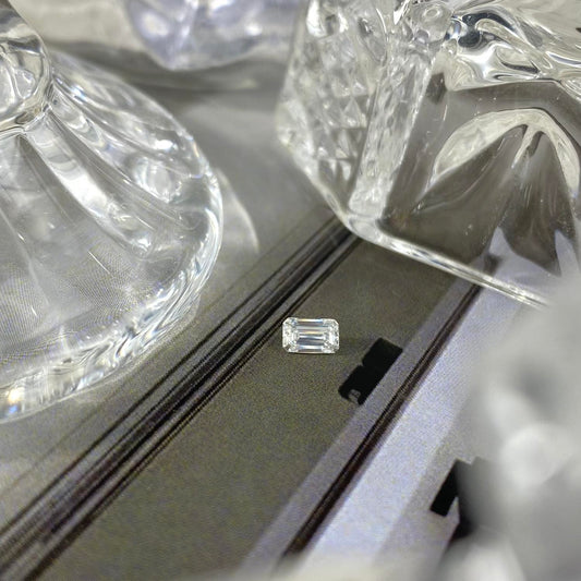 Moissanite Emerald 0,5 ct 8 x 3 mm