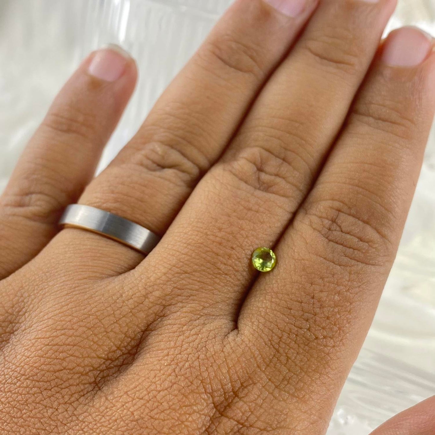 Peridot Round 4mm natural